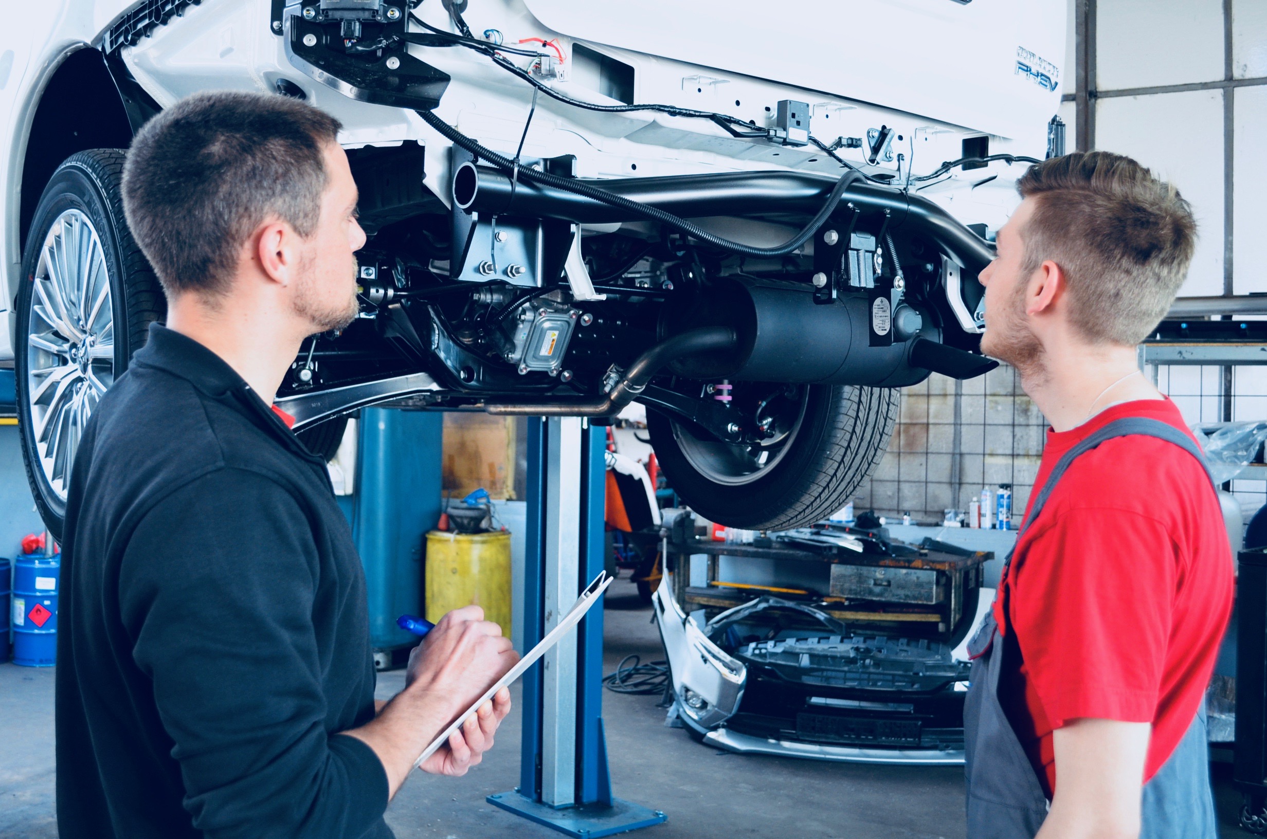 Wir suchen eine/n KFZ-MECHANIKER / IN – KFZ-MECHATRONIKER / IN (PKW) (m/w/d) Bild zu Wir suchen eine/n KFZ-MECHANIKER / IN – KFZ-MECHATRONIKER / IN (PKW) (m/w/d)